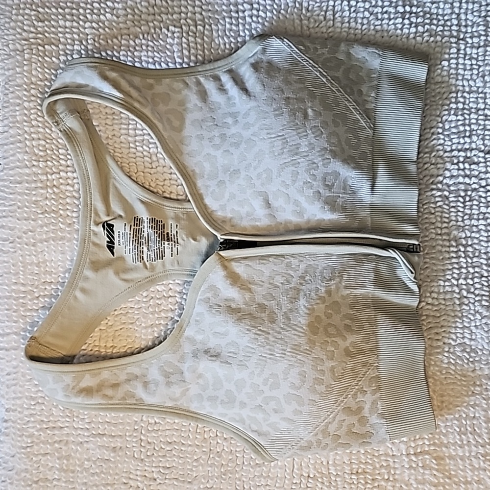 NWOT AVIA XXL cheetah print Sports bra, 36DDD